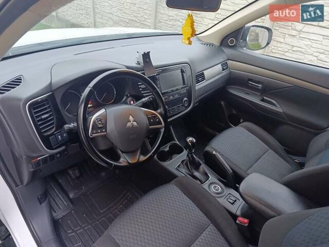 Белый Мицубиси Аутлендер, объемом двигателя 2.2 л и пробегом 278 тыс. км за 12600 $, фото 21 на Automoto.ua
