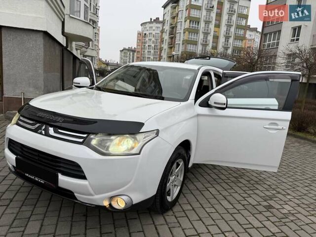 Белый Мицубиси Аутлендер, объемом двигателя 0 л и пробегом 180 тыс. км за 11500 $, фото 31 на Automoto.ua