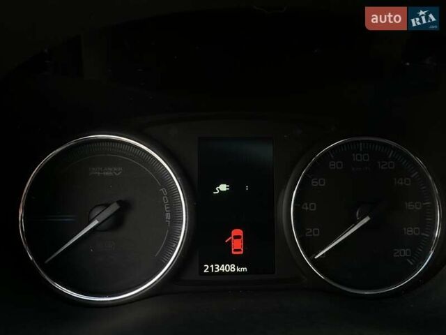 Міцубісі Аутлендер 2013 у Івано-Франківську на Automoto.ua Білий Міцубісі Аутлендер, об'ємом двигуна 2 л та пробігом 213 тис. км за 13888 $, фото 31 на Automoto.ua