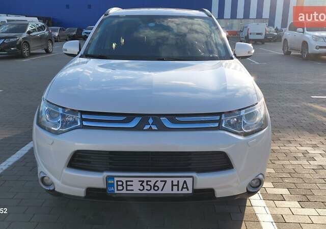 Белый Мицубиси Аутлендер, объемом двигателя 2.4 л и пробегом 175 тыс. км за 13800 $, фото 20 на Automoto.ua