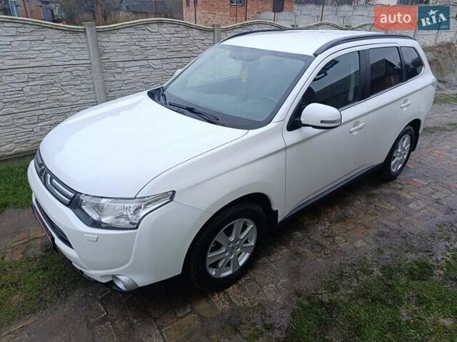 Белый Мицубиси Аутлендер, объемом двигателя 2.2 л и пробегом 278 тыс. км за 12600 $, фото 10 на Automoto.ua