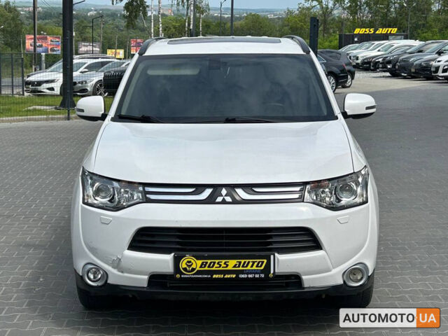 Белый Мицубиси Аутлендер, объемом двигателя 2.2 л и пробегом 195 тыс. км за 13600 $, фото 1 на Automoto.ua