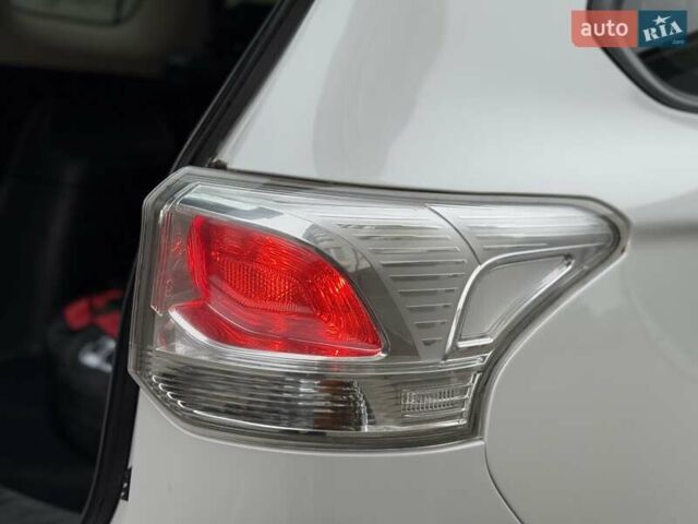 Белый Мицубиси Аутлендер, объемом двигателя 0 л и пробегом 180 тыс. км за 11500 $, фото 34 на Automoto.ua