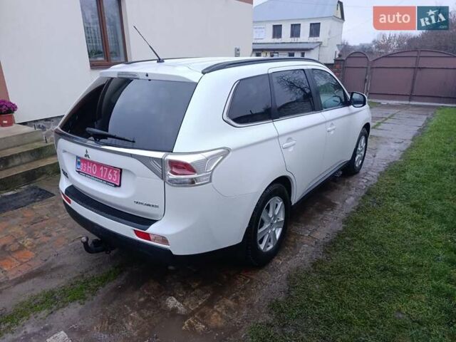 Белый Мицубиси Аутлендер, объемом двигателя 2.2 л и пробегом 278 тыс. км за 12600 $, фото 3 на Automoto.ua
