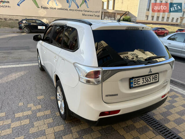 Білий Міцубісі Аутлендер, об'ємом двигуна 2.36 л та пробігом 146 тис. км за 14300 $, фото 10 на Automoto.ua