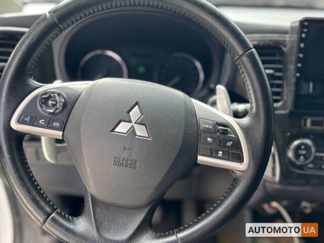 Белый Мицубиси Аутлендер, объемом двигателя 2.2 л и пробегом 195 тыс. км за 13600 $, фото 10 на Automoto.ua