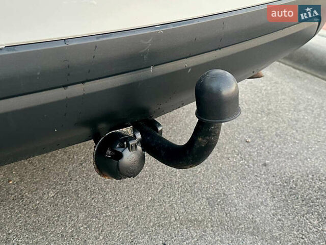 Белый Мицубиси Аутлендер, объемом двигателя 2 л и пробегом 127 тыс. км за 13200 $, фото 9 на Automoto.ua