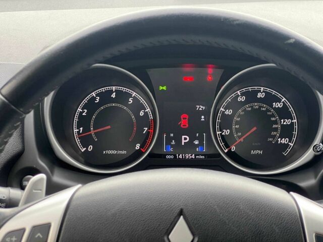 Білий Міцубісі Аутлендер, об'ємом двигуна 2 л та пробігом 224 тис. км за 9900 $, фото 19 на Automoto.ua