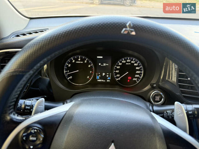 Білий Міцубісі Аутлендер, об'ємом двигуна 2.36 л та пробігом 146 тис. км за 14300 $, фото 24 на Automoto.ua