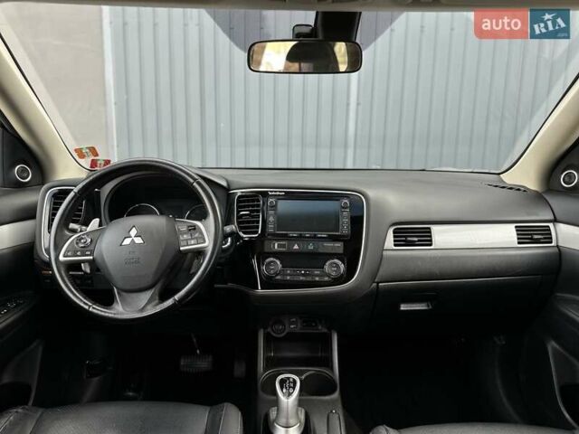 Міцубісі Аутлендер 2013 у Івано-Франківську на Automoto.ua Білий Міцубісі Аутлендер, об'ємом двигуна 2 л та пробігом 213 тис. км за 13888 $, фото 28 на Automoto.ua