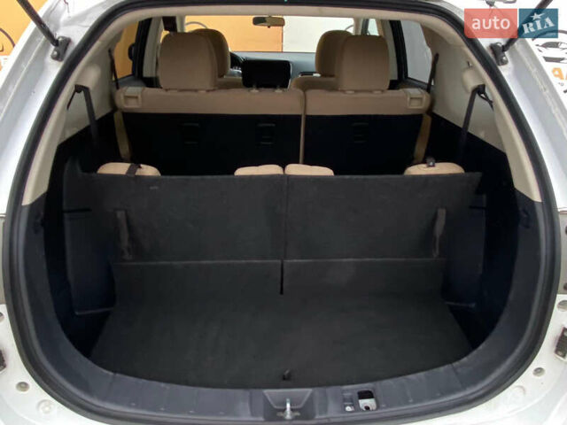 Белый Мицубиси Аутлендер, объемом двигателя 2.4 л и пробегом 215 тыс. км за 9999 $, фото 22 на Automoto.ua