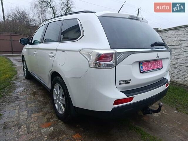 Белый Мицубиси Аутлендер, объемом двигателя 2.2 л и пробегом 278 тыс. км за 12600 $, фото 13 на Automoto.ua