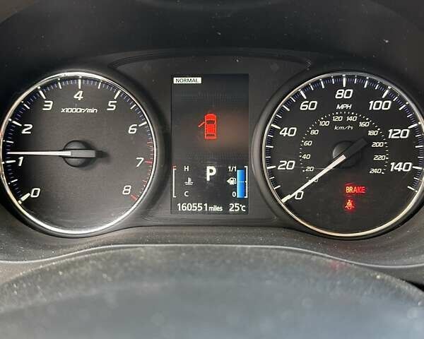 Белый Мицубиси Аутлендер, объемом двигателя 2.4 л и пробегом 260 тыс. км за 10900 $, фото 12 на Automoto.ua