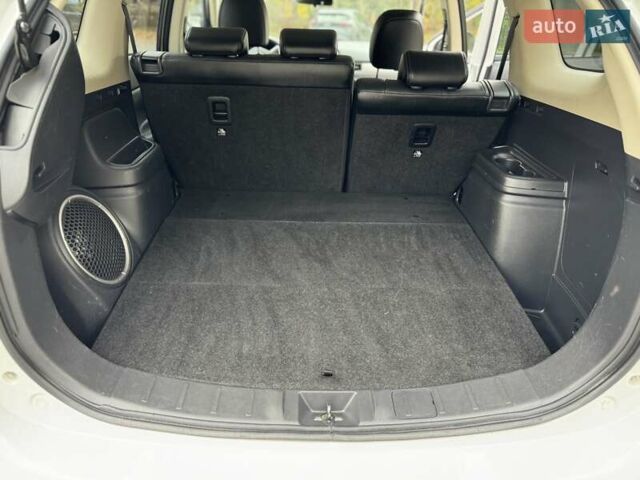 Белый Мицубиси Аутлендер, объемом двигателя 2 л и пробегом 210 тыс. км за 14300 $, фото 35 на Automoto.ua