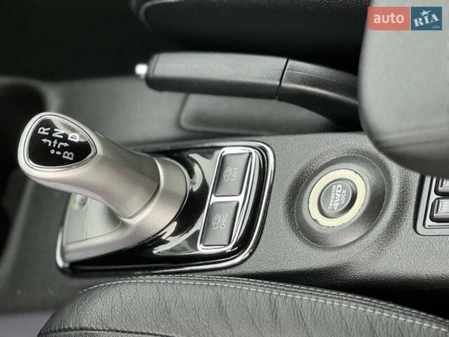 Белый Мицубиси Аутлендер, объемом двигателя 2 л и пробегом 210 тыс. км за 14300 $, фото 57 на Automoto.ua