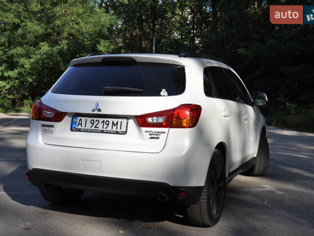 Белый Мицубиси Аутлендер, объемом двигателя 2 л и пробегом 132 тыс. км за 11500 $, фото 5 на Automoto.ua