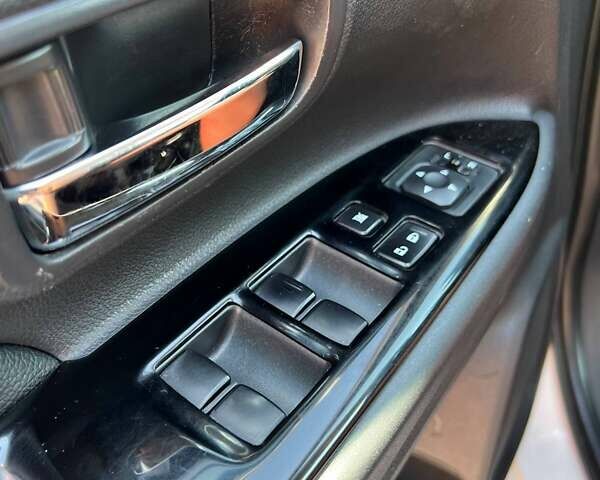 Міцубісі Аутлендер 2014 у Одесі на Automoto.ua Білий Міцубісі Аутлендер, об'ємом двигуна 2.36 л та пробігом 175 тис. км за 12500 $, фото 13 на Automoto.ua