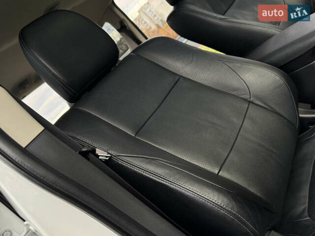 Белый Мицубиси Аутлендер, объемом двигателя 2.3 л и пробегом 214 тыс. км за 15499 $, фото 118 на Automoto.ua