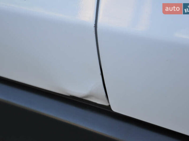 Белый Мицубиси Аутлендер, объемом двигателя 2 л и пробегом 132 тыс. км за 11500 $, фото 29 на Automoto.ua