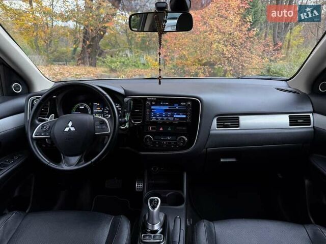Мицубиси Аутлендер 2014 в Дрогобыче на Automoto.ua Белый Мицубиси Аутлендер, объемом двигателя 2 л и пробегом 228 тыс. км за 15300 $, фото 53 на Automoto.ua
