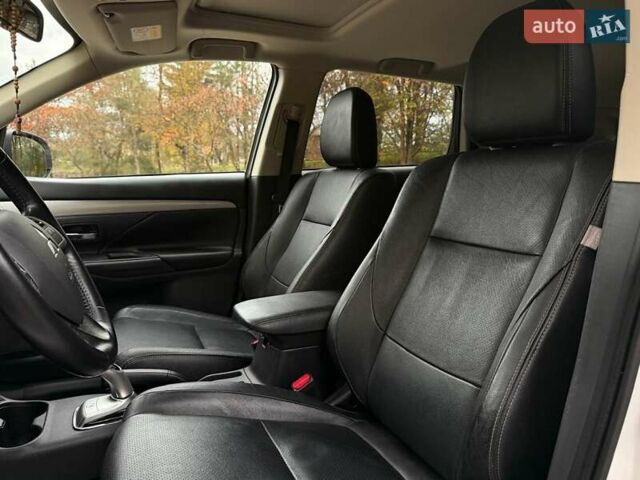 Мицубиси Аутлендер 2014 в Дрогобыче на Automoto.ua Белый Мицубиси Аутлендер, объемом двигателя 2 л и пробегом 228 тыс. км за 15300 $, фото 30 на Automoto.ua