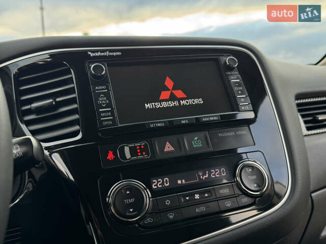 Белый Мицубиси Аутлендер, объемом двигателя 2.3 л и пробегом 214 тыс. км за 15499 $, фото 99 на Automoto.ua