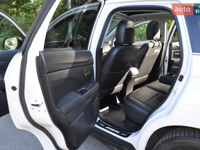 Белый Мицубиси Аутлендер, объемом двигателя 2 л и пробегом 132 тыс. км за 11500 $, фото 20 на Automoto.ua