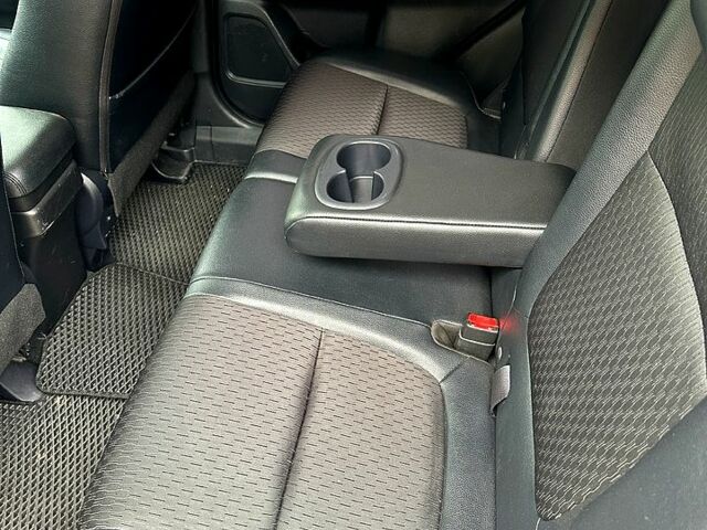 Белый Мицубиси Аутлендер, объемом двигателя 2.3 л и пробегом 215 тыс. км за 17000 $, фото 5 на Automoto.ua