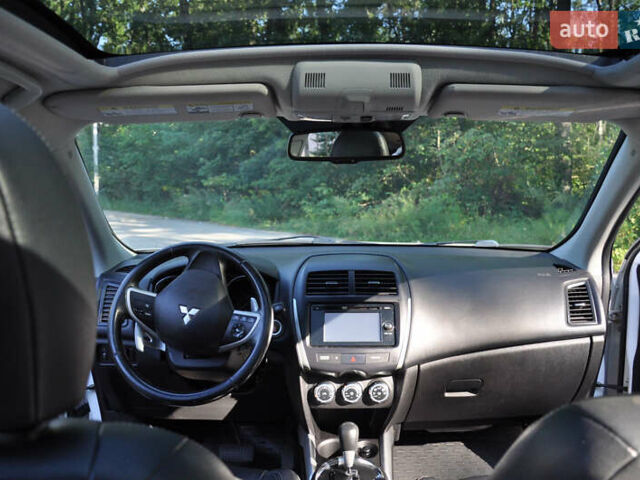 Белый Мицубиси Аутлендер, объемом двигателя 2 л и пробегом 132 тыс. км за 11500 $, фото 22 на Automoto.ua