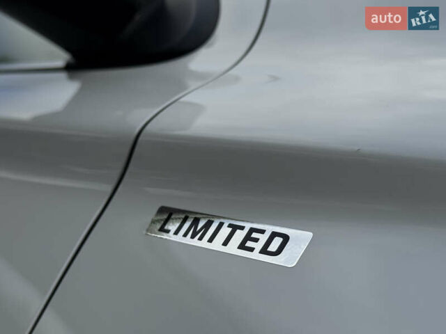 Белый Мицубиси Аутлендер, объемом двигателя 2.3 л и пробегом 214 тыс. км за 15499 $, фото 17 на Automoto.ua