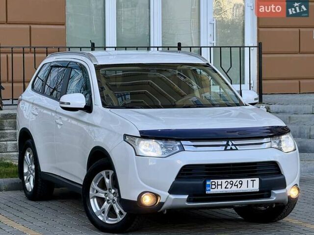 Белый Мицубиси Аутлендер, объемом двигателя 2.36 л и пробегом 140 тыс. км за 12999 $, фото 15 на Automoto.ua