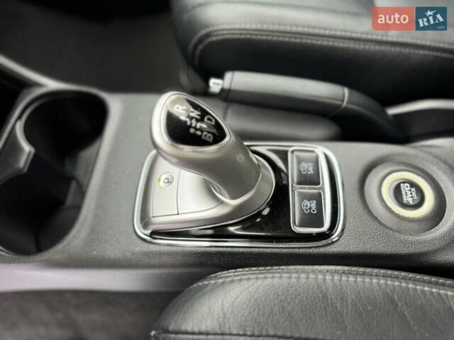 Белый Мицубиси Аутлендер, объемом двигателя 2 л и пробегом 210 тыс. км за 14300 $, фото 63 на Automoto.ua