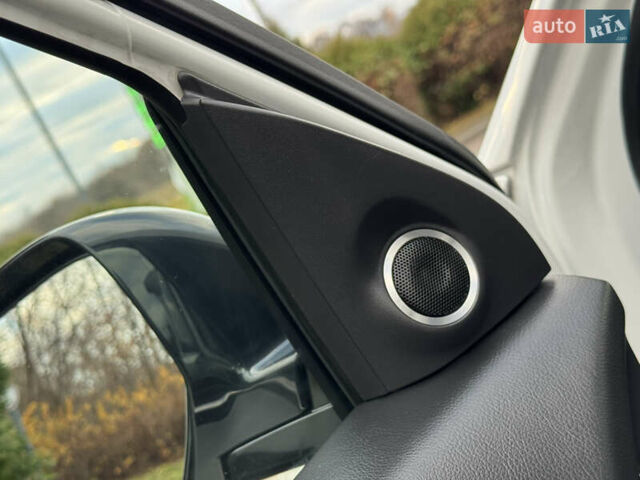 Белый Мицубиси Аутлендер, объемом двигателя 2.3 л и пробегом 214 тыс. км за 15499 $, фото 82 на Automoto.ua