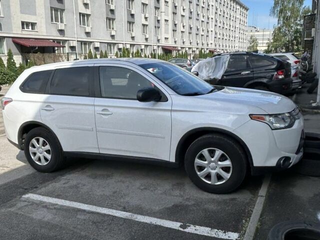 Белый Мицубиси Аутлендер, объемом двигателя 2.4 л и пробегом 120 тыс. км за 13500 $, фото 3 на Automoto.ua