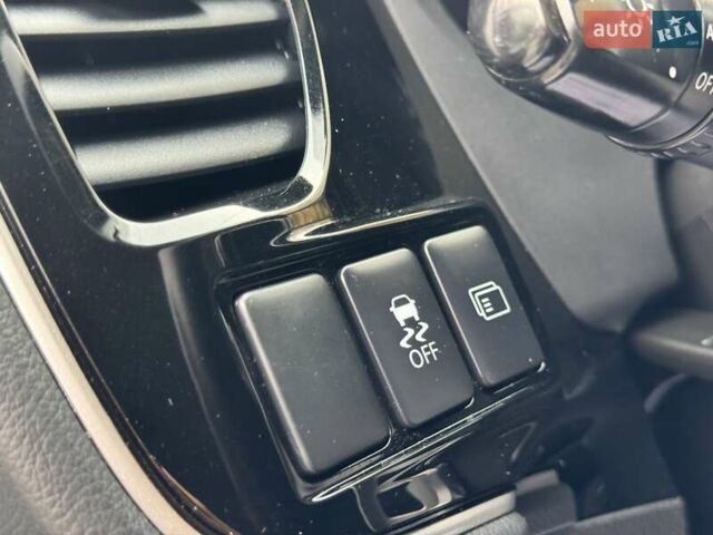 Белый Мицубиси Аутлендер, объемом двигателя 2 л и пробегом 210 тыс. км за 14300 $, фото 59 на Automoto.ua