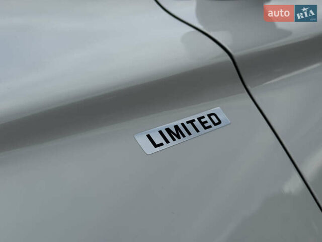 Белый Мицубиси Аутлендер, объемом двигателя 2.3 л и пробегом 214 тыс. км за 15499 $, фото 39 на Automoto.ua