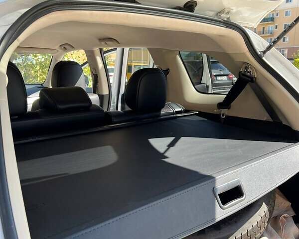 Міцубісі Аутлендер 2014 у Одесі на Automoto.ua Білий Міцубісі Аутлендер, об'ємом двигуна 2.36 л та пробігом 175 тис. км за 12500 $, фото 5 на Automoto.ua