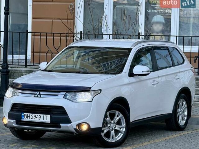 Белый Мицубиси Аутлендер, объемом двигателя 2.36 л и пробегом 140 тыс. км за 12999 $, фото 26 на Automoto.ua
