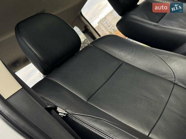 Белый Мицубиси Аутлендер, объемом двигателя 2.3 л и пробегом 214 тыс. км за 15499 $, фото 119 на Automoto.ua