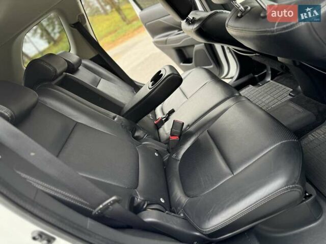 Белый Мицубиси Аутлендер, объемом двигателя 2 л и пробегом 210 тыс. км за 14300 $, фото 41 на Automoto.ua