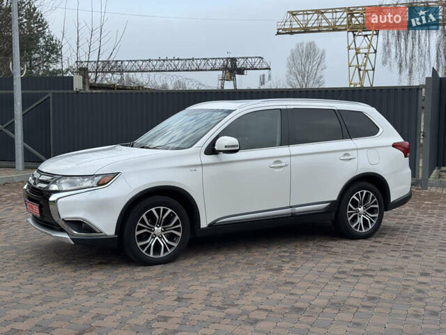 Белый Мицубиси Аутлендер, объемом двигателя 3 л и пробегом 310 тыс. км за 12700 $, фото 51 на Automoto.ua