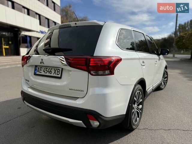 Міцубісі Аутлендер 2015 у Дніпро (Дніпропетровську) на Automoto.ua Білий Міцубісі Аутлендер, об'ємом двигуна 2.36 л та пробігом 178 тис. км за 14500 $, фото 20 на Automoto.ua