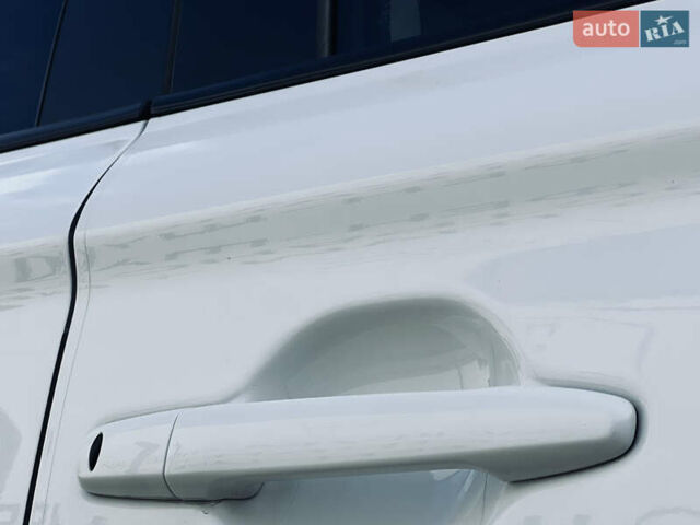 Белый Мицубиси Аутлендер, объемом двигателя 2.4 л и пробегом 147 тыс. км за 12999 $, фото 28 на Automoto.ua