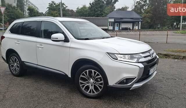 Білий Міцубісі Аутлендер, об'ємом двигуна 2.3 л та пробігом 158 тис. км за 18200 $, фото 1 на Automoto.ua