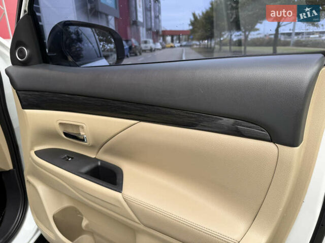Білий Міцубісі Аутлендер, об'ємом двигуна 2.4 л та пробігом 159 тис. км за 17700 $, фото 43 на Automoto.ua