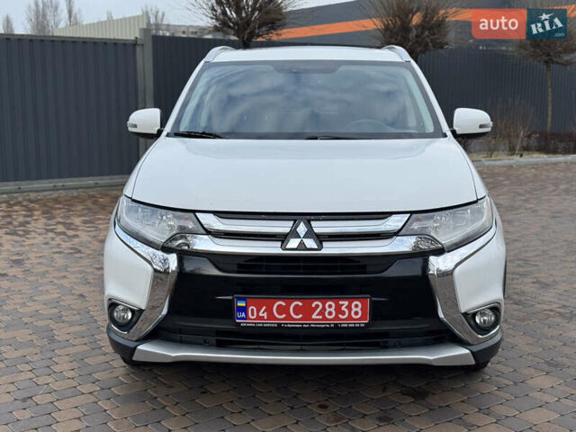 Белый Мицубиси Аутлендер, объемом двигателя 3 л и пробегом 310 тыс. км за 12700 $, фото 6 на Automoto.ua