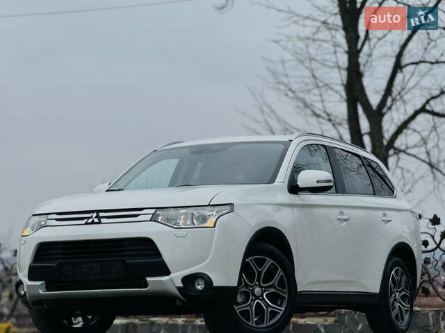 Белый Мицубиси Аутлендер, объемом двигателя 2.2 л и пробегом 140 тыс. км за 16200 $, фото 3 на Automoto.ua
