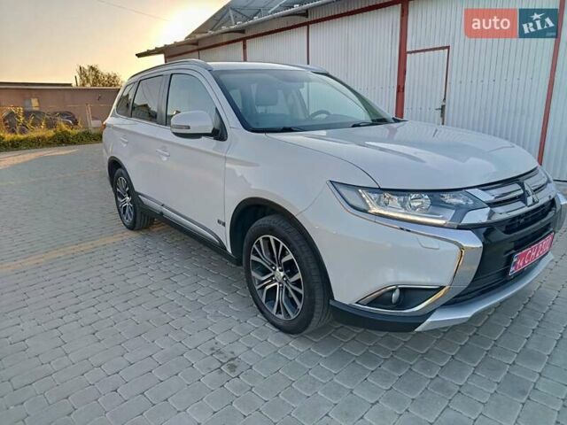 Белый Мицубиси Аутлендер, объемом двигателя 2.2 л и пробегом 225 тыс. км за 16350 $, фото 5 на Automoto.ua