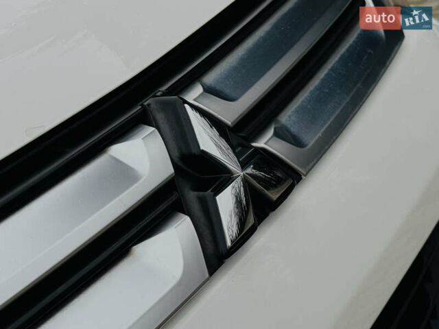 Белый Мицубиси Аутлендер, объемом двигателя 2.2 л и пробегом 140 тыс. км за 16200 $, фото 14 на Automoto.ua