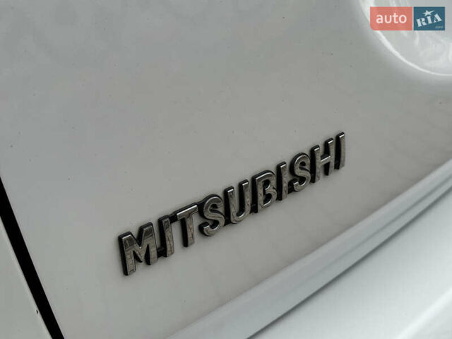 Белый Мицубиси Аутлендер, объемом двигателя 2.2 л и пробегом 140 тыс. км за 16200 $, фото 30 на Automoto.ua